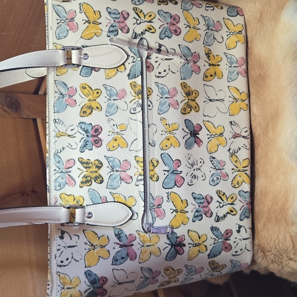 Coach Butterfly Gallery Shoulder Bag NWT - Picture 6 of 8